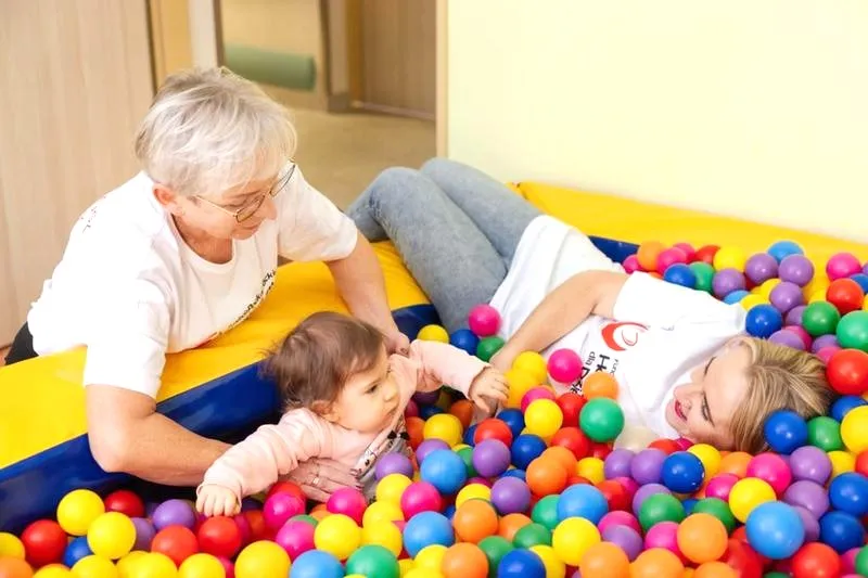 Gdzie znaleźć fundacje które pomagają chorym dzieciom i jak je wspierać